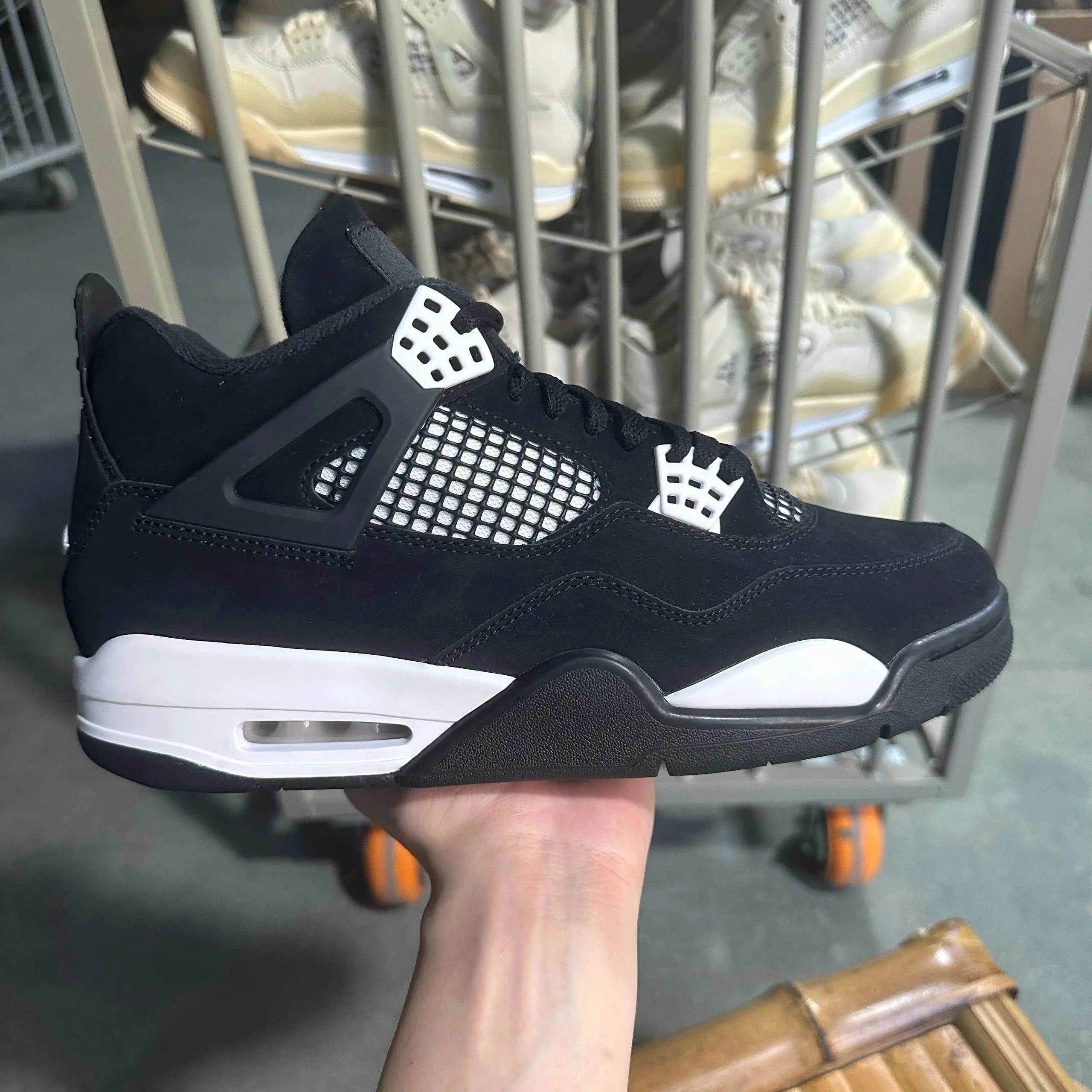 Air Jordan 4 Retro White Thunder GX - OrientDig Spreadsheet