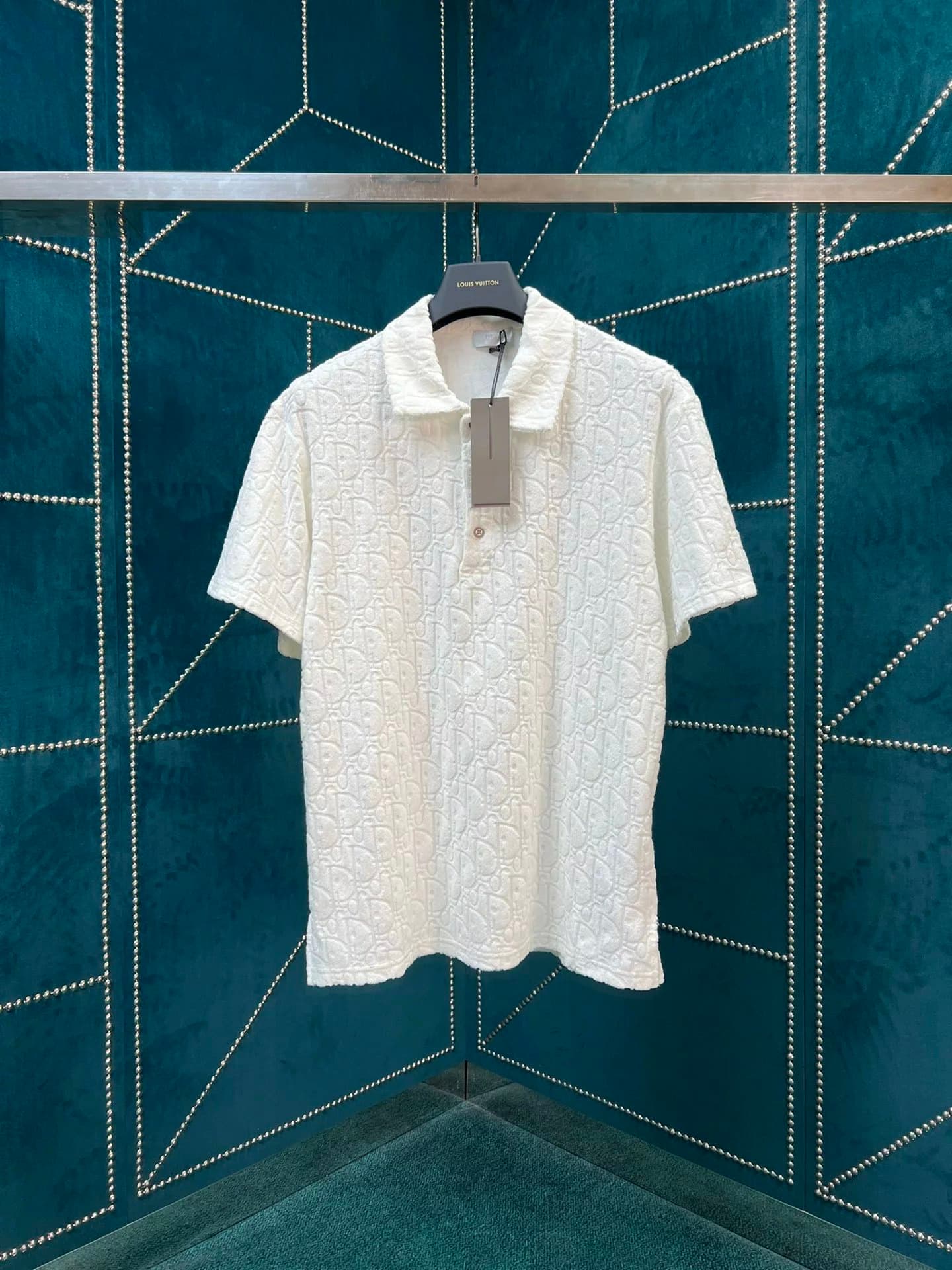 D*or's new polo shirt features the iconic Oblique print - OrientDig Spreadsheet