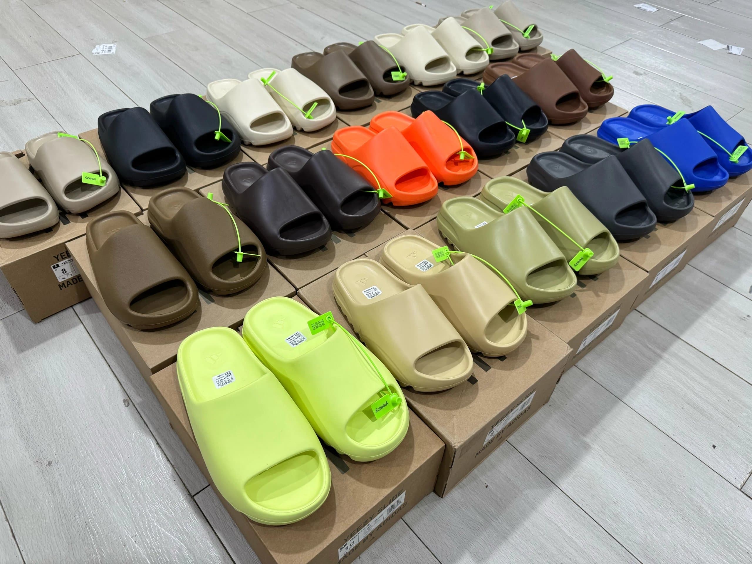 1:1 slippers use EVA foam one-piece shoe mold fashionable slippers good slippers sandals unisex summer slippers - OrientDig Spreadsheet