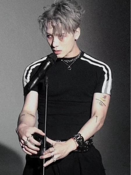 Balenciaga Sporty B Shrunk Tee - OrientDig Spreadsheet