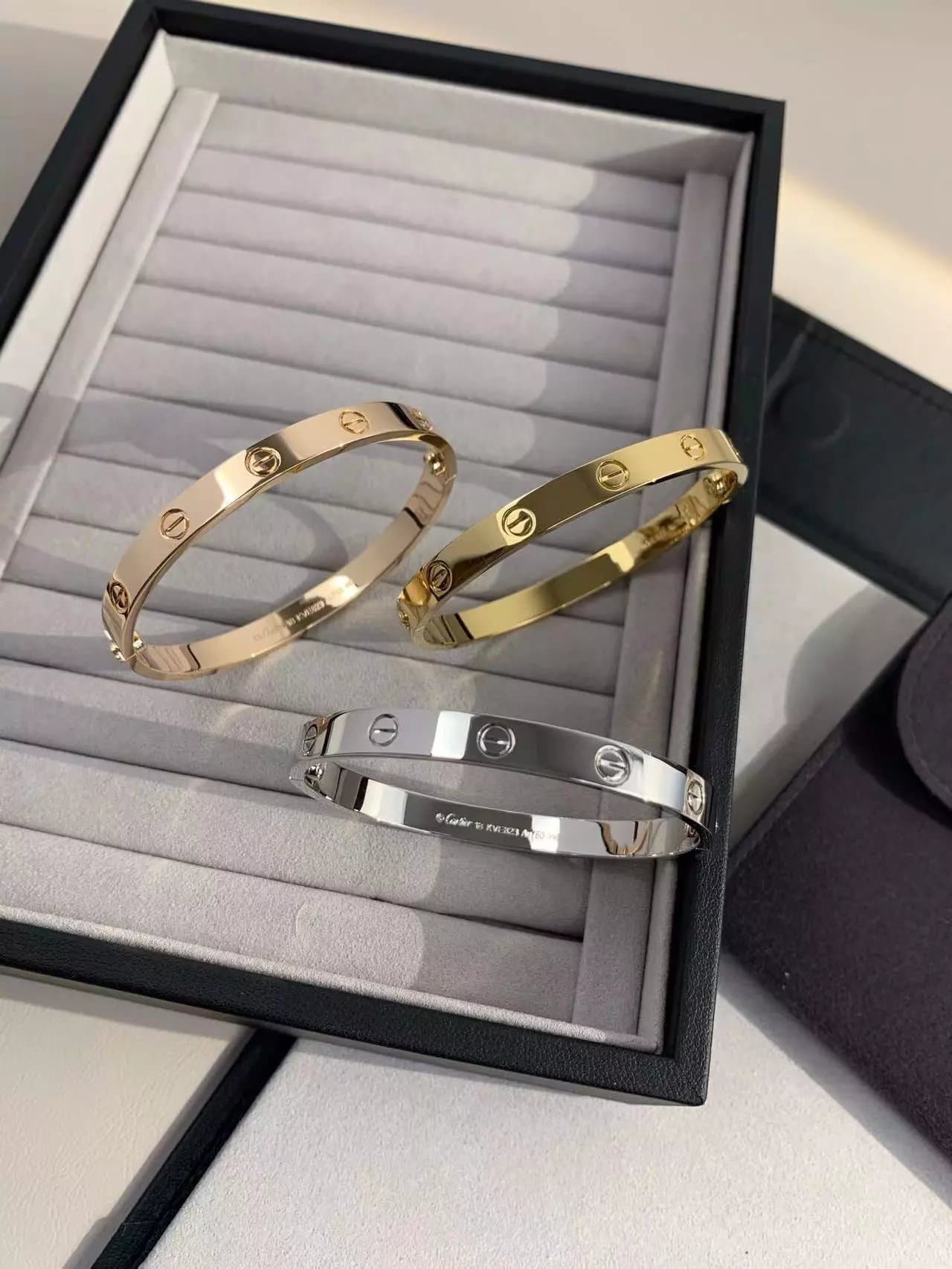 Diamond-free bracelet, full diamond V gold process, CNC gold-plated, no fading, popular online celebrity style, highest version, G verification - OrientDig Spreadsheet
